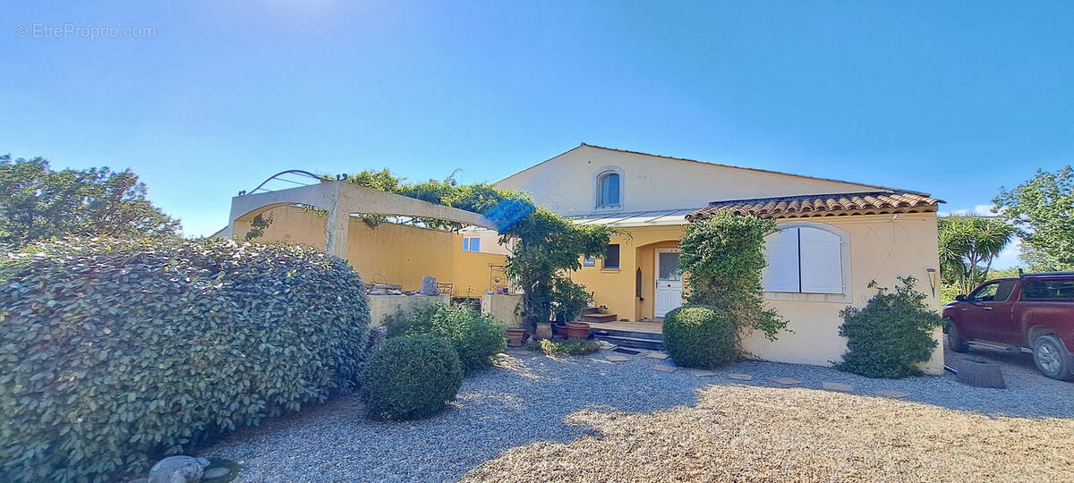 Maison à LA GARDE-FREINET