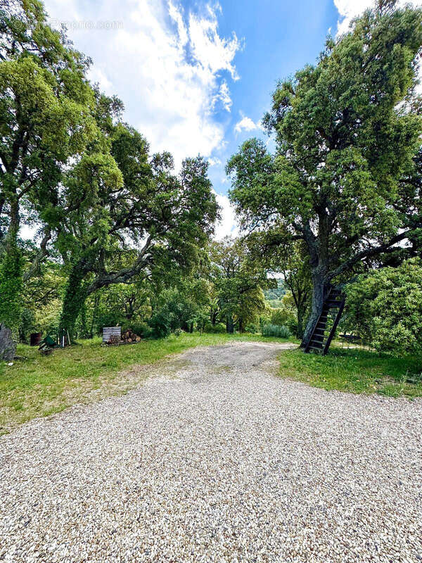 Maison à LA GARDE-FREINET
