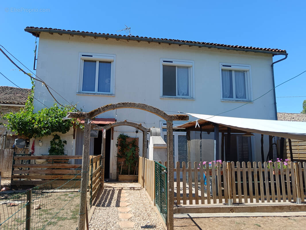 Maison à CEAUX-EN-COUHE