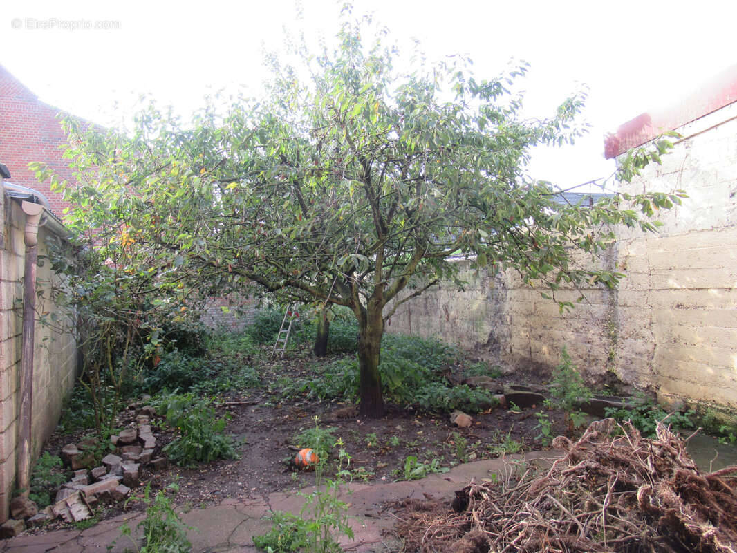 Maison à GONDECOURT