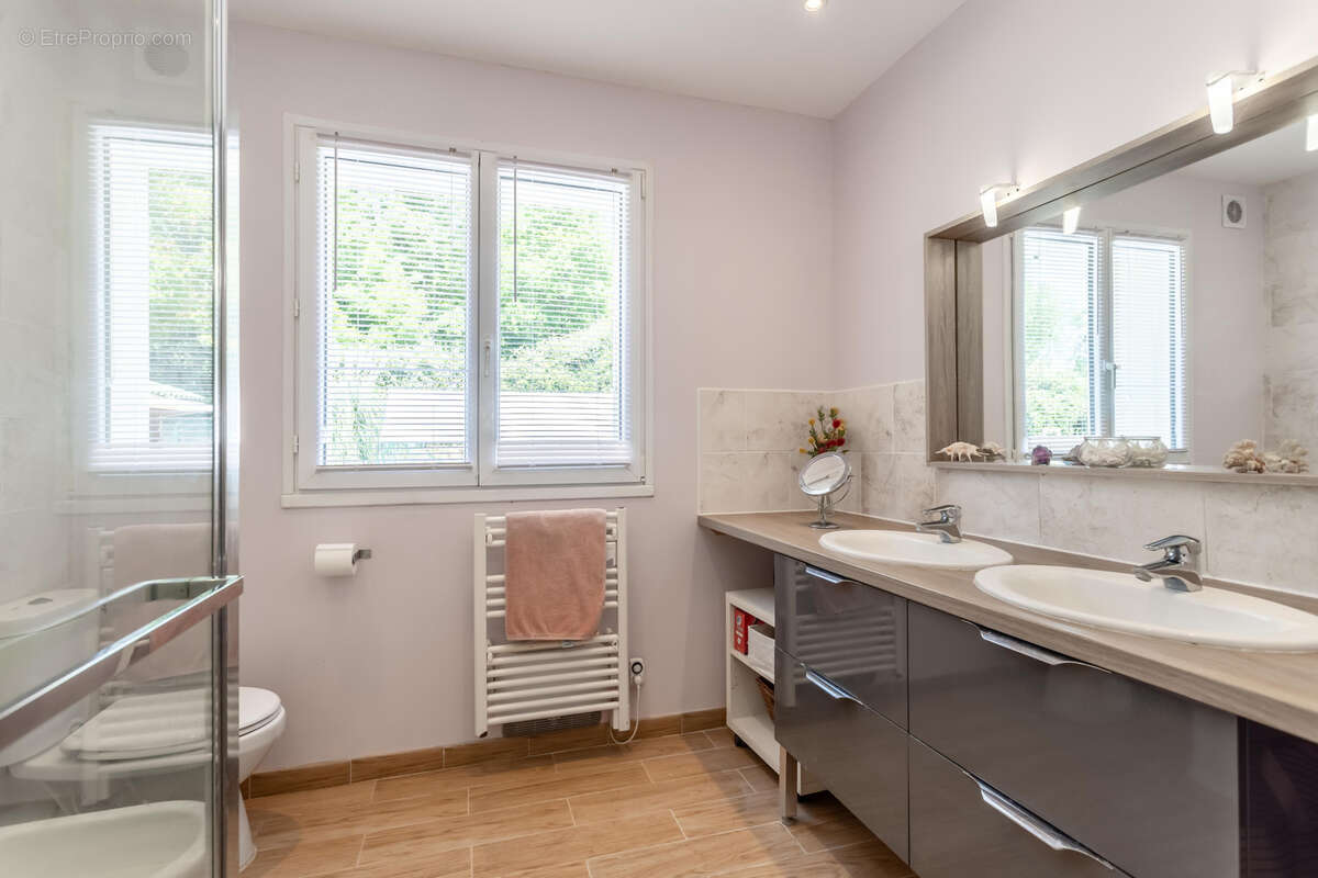 Maison à SAINT-MAURIN