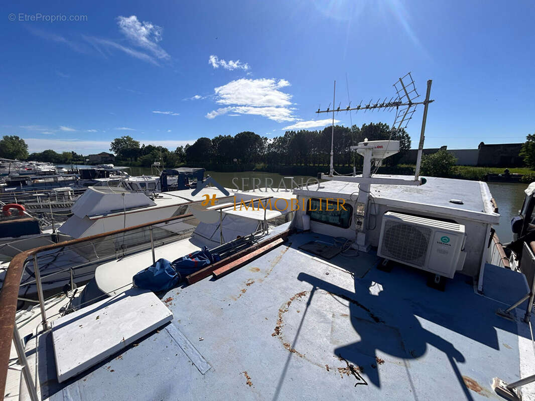 Commerce à SAINT-GILLES