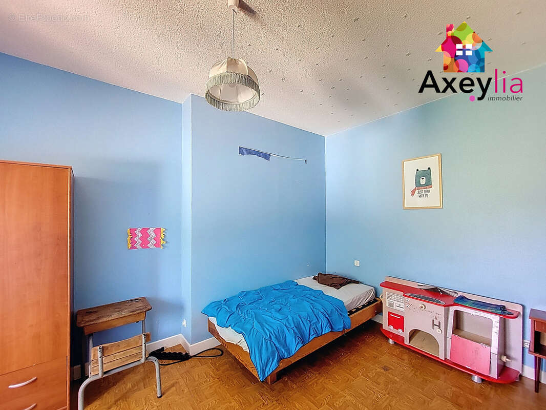 Maison à SAINT-HILAIRE-SOUS-CHARLIEU