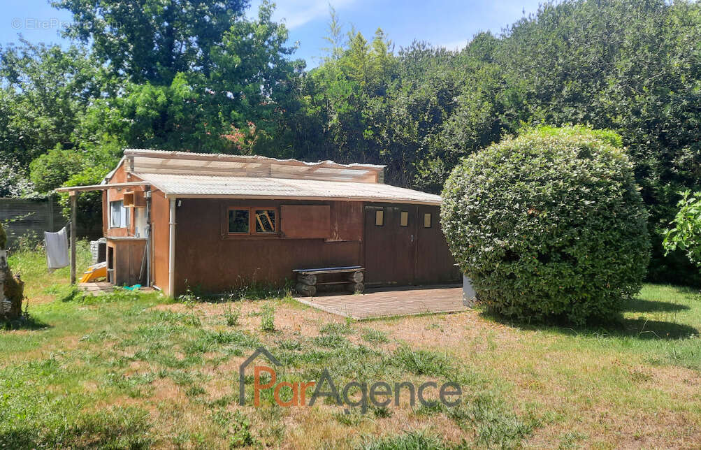 Terrain à VAUX-SUR-MER