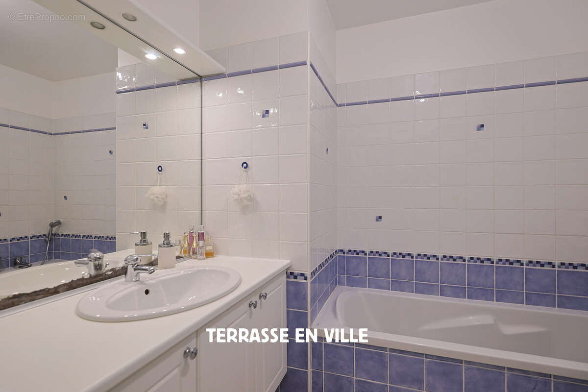 Appartement à LA VALETTE-DU-VAR