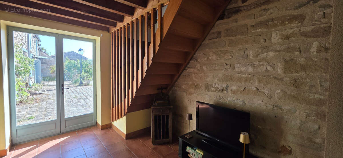 Maison à SAINT-MARTIN-EN-BIERE