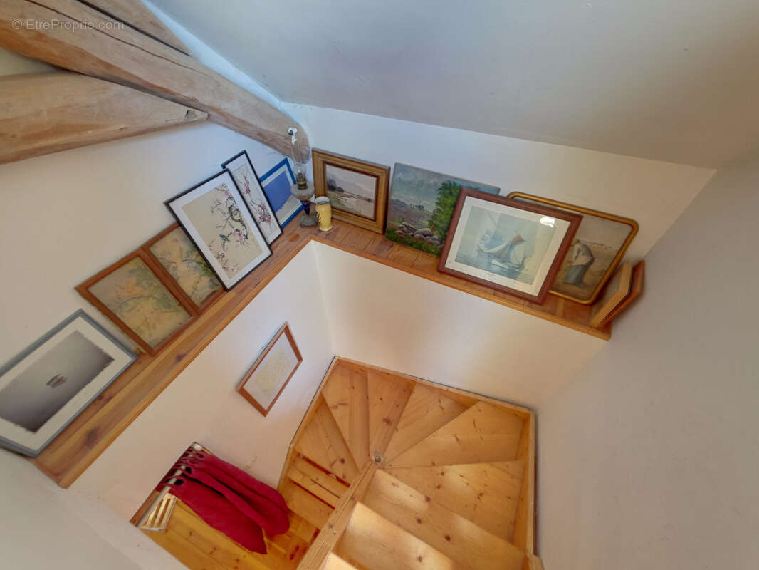 Maison à SAINT-MARTIN-EN-BIERE