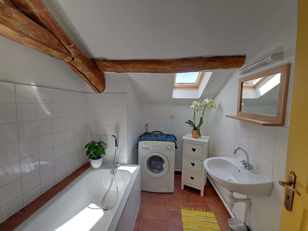 Maison à SAINT-MARTIN-EN-BIERE