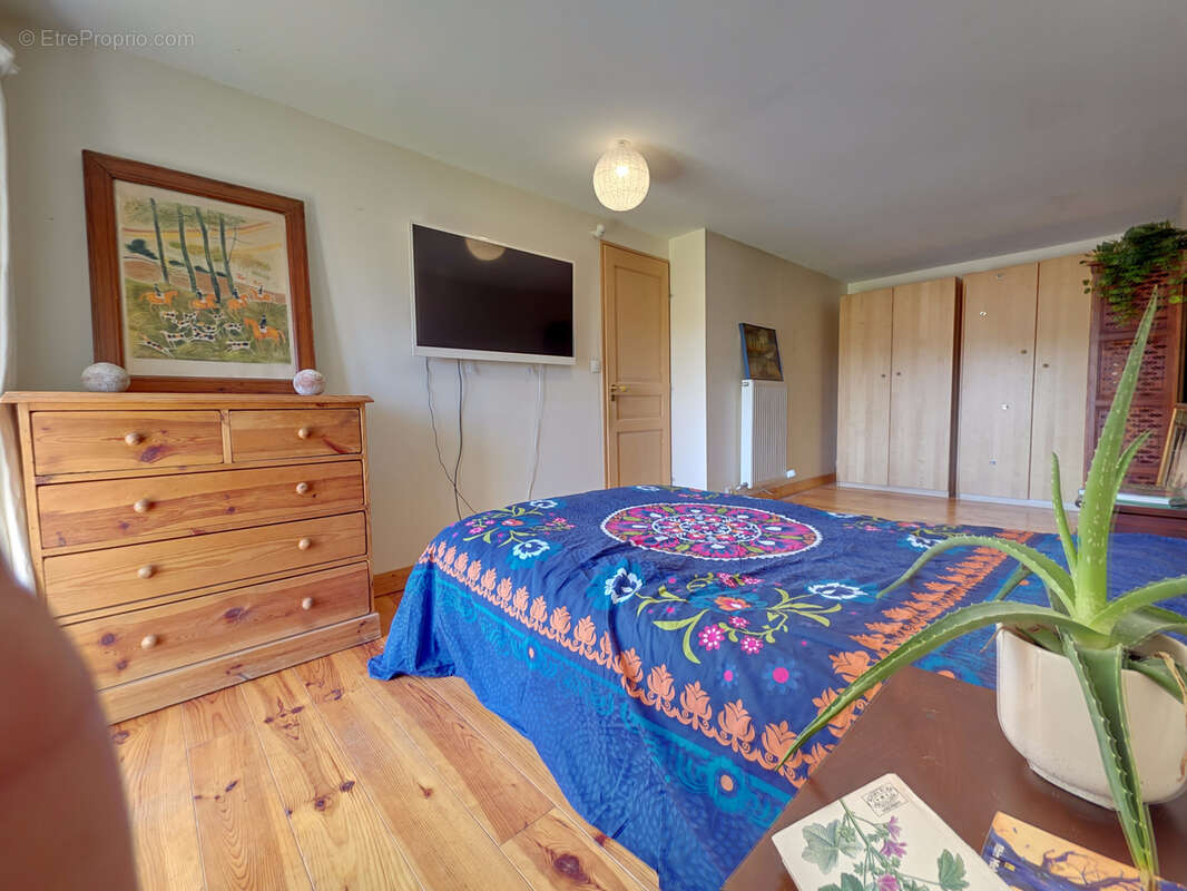 Maison à SAINT-MARTIN-EN-BIERE