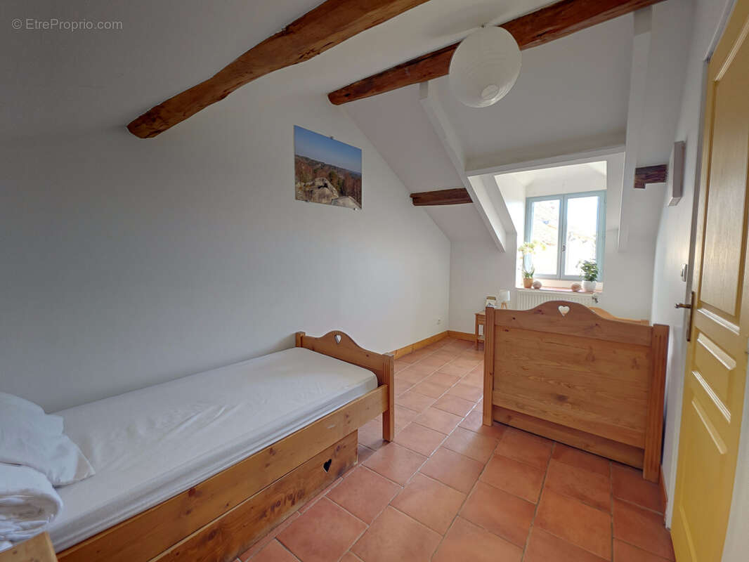 Maison à SAINT-MARTIN-EN-BIERE