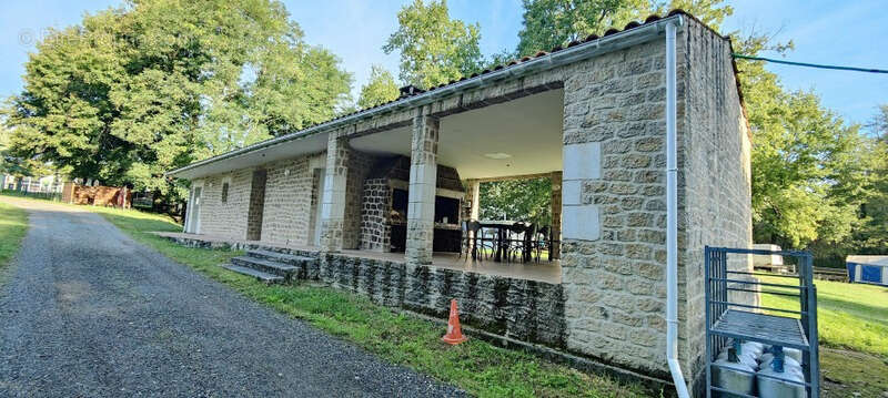 Commerce à SAINT-AUBIN-DE-BLAYE