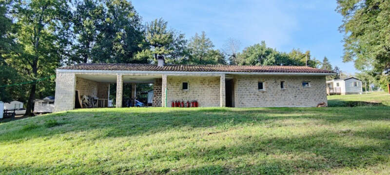 Commerce à SAINT-AUBIN-DE-BLAYE