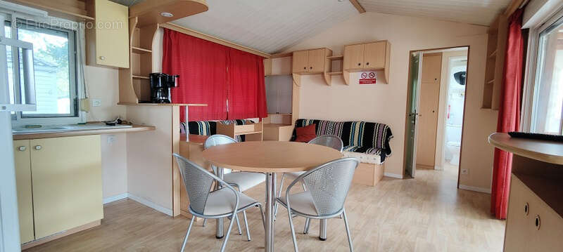 Commerce à SAINT-AUBIN-DE-BLAYE