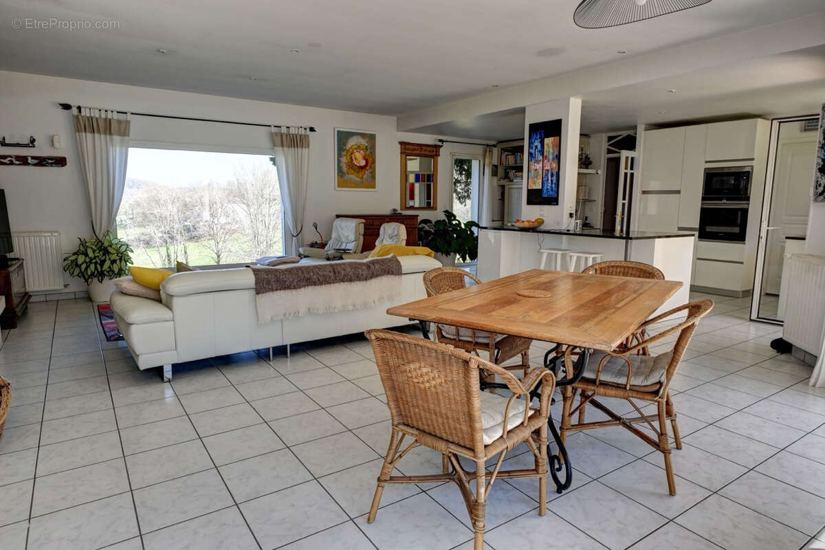 Maison à HAUTEFAGE-LA-TOUR