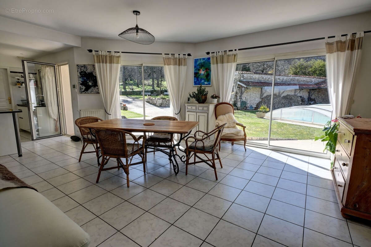 Maison à HAUTEFAGE-LA-TOUR