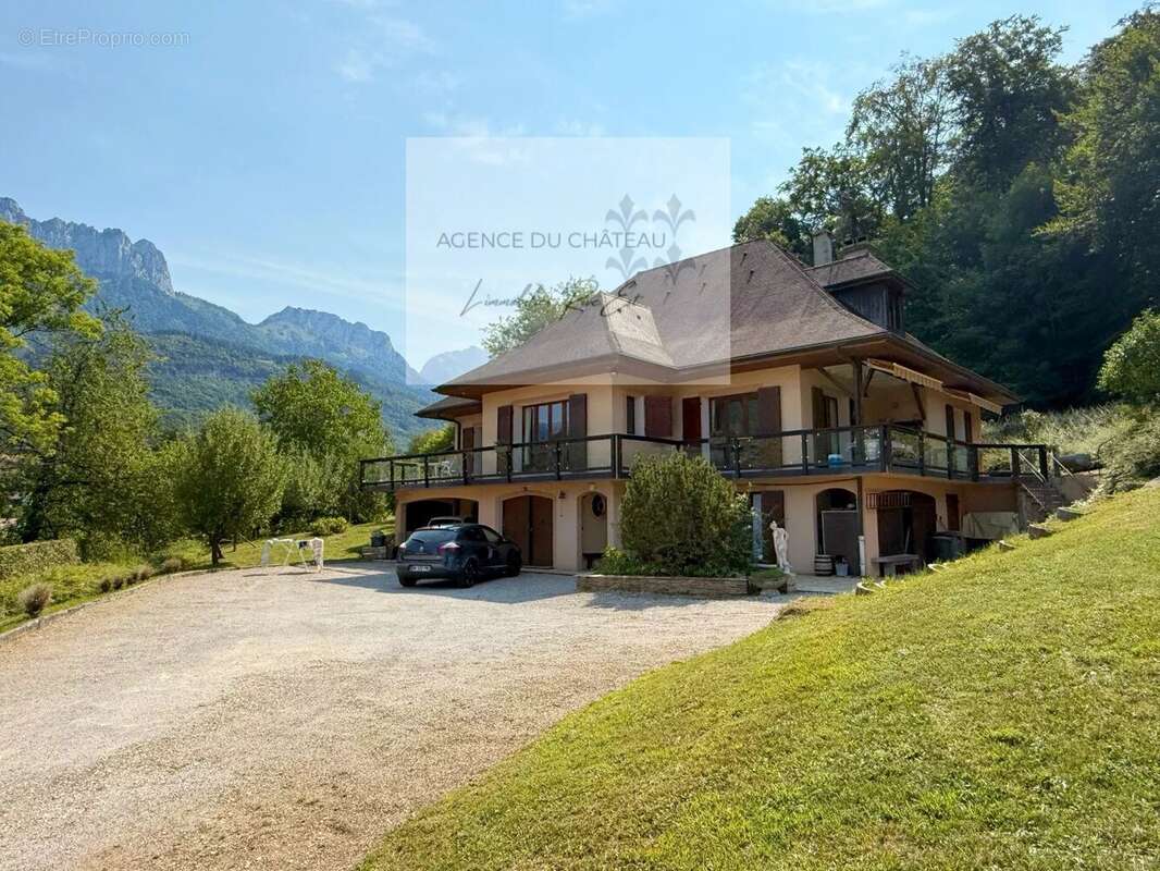 Maison à MENTHON-SAINT-BERNARD