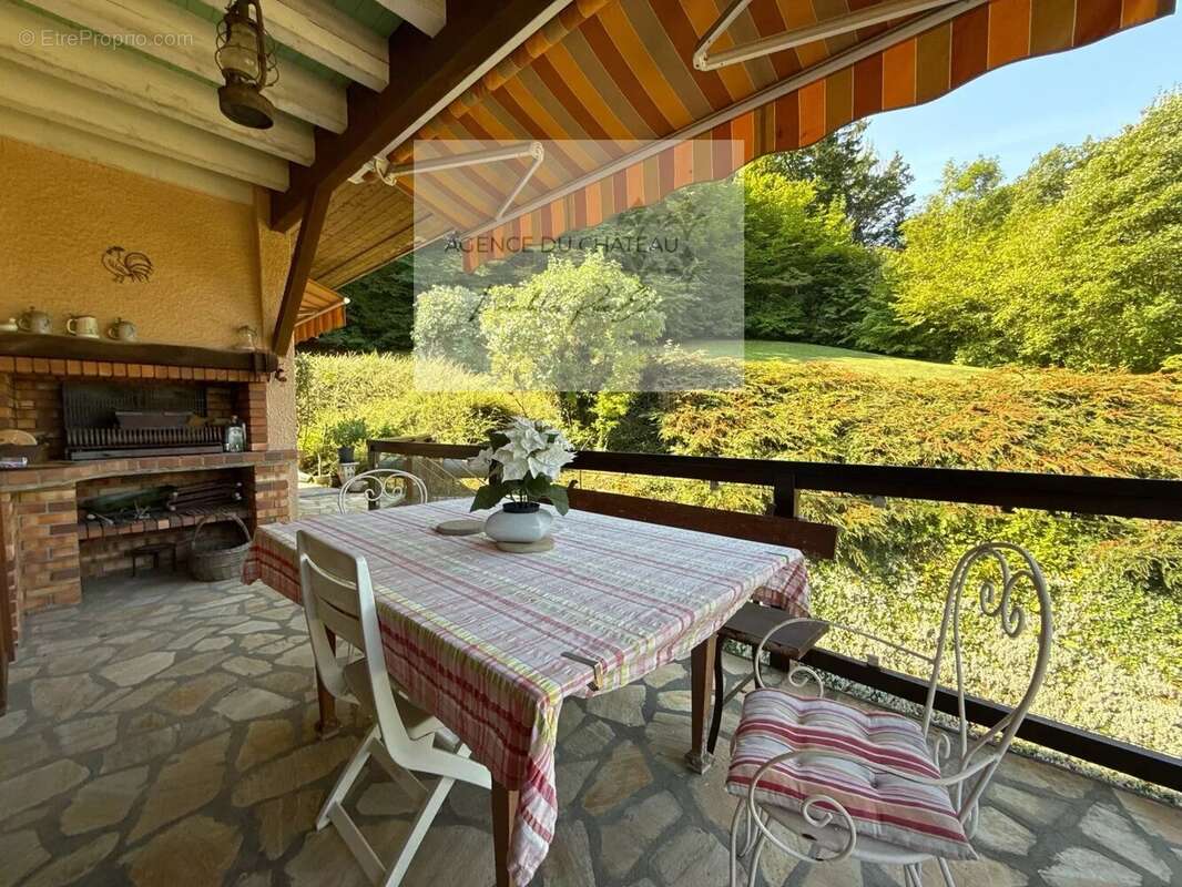 Maison à MENTHON-SAINT-BERNARD