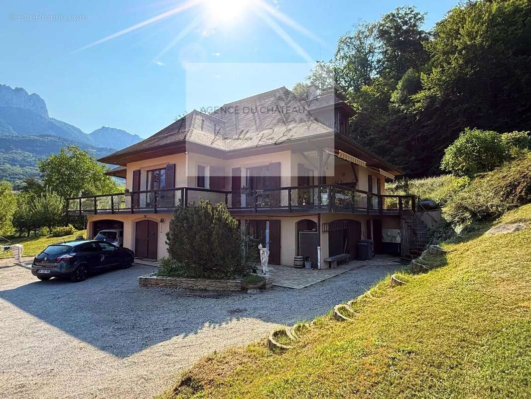 Maison à MENTHON-SAINT-BERNARD