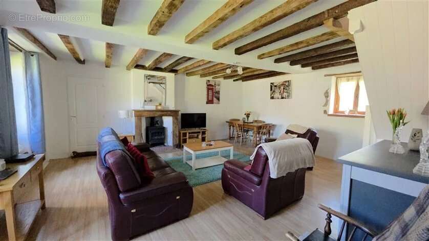 Maison à MAGNAC-LAVAL