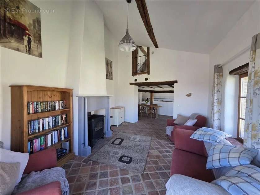 Maison à MAGNAC-LAVAL