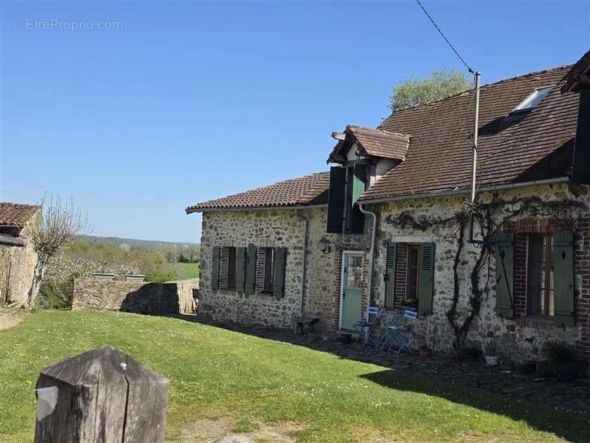 Maison à MAGNAC-LAVAL