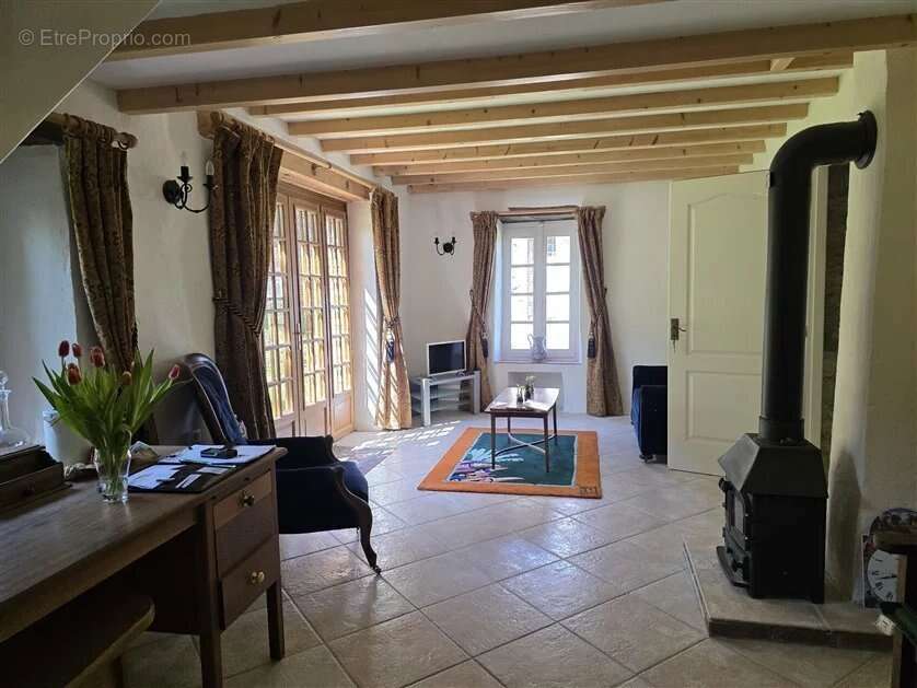 Maison à MAGNAC-LAVAL