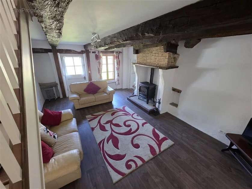 Maison à MAGNAC-LAVAL