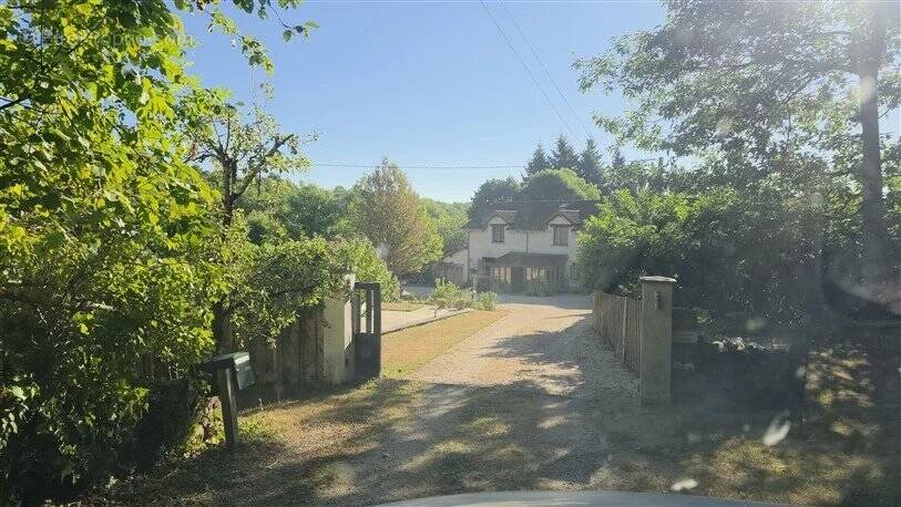 Maison à AVAILLES-LIMOUZINE