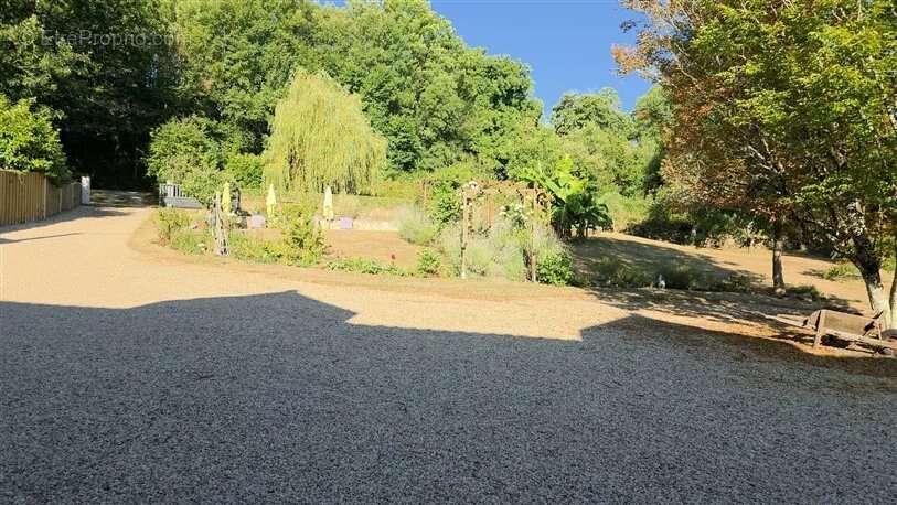 Maison à AVAILLES-LIMOUZINE