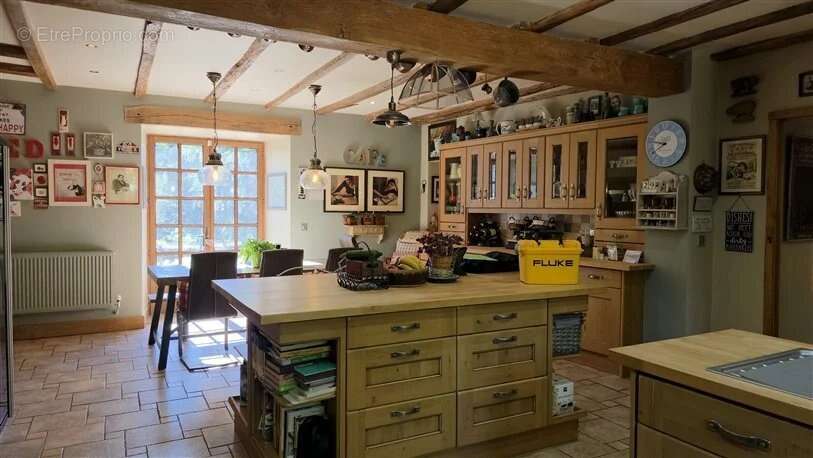 Maison à AVAILLES-LIMOUZINE