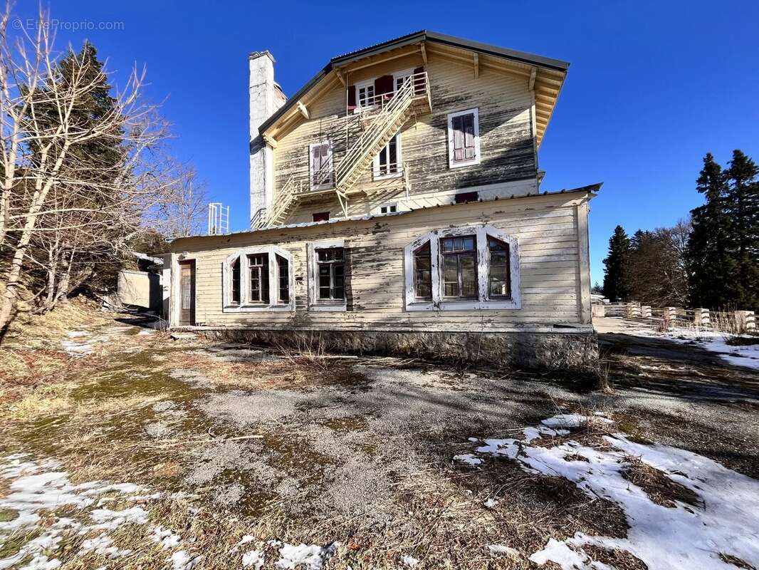 Appartement à PUGNY-CHATENOD