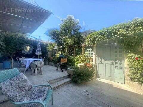 Maison à FONTVIEILLE