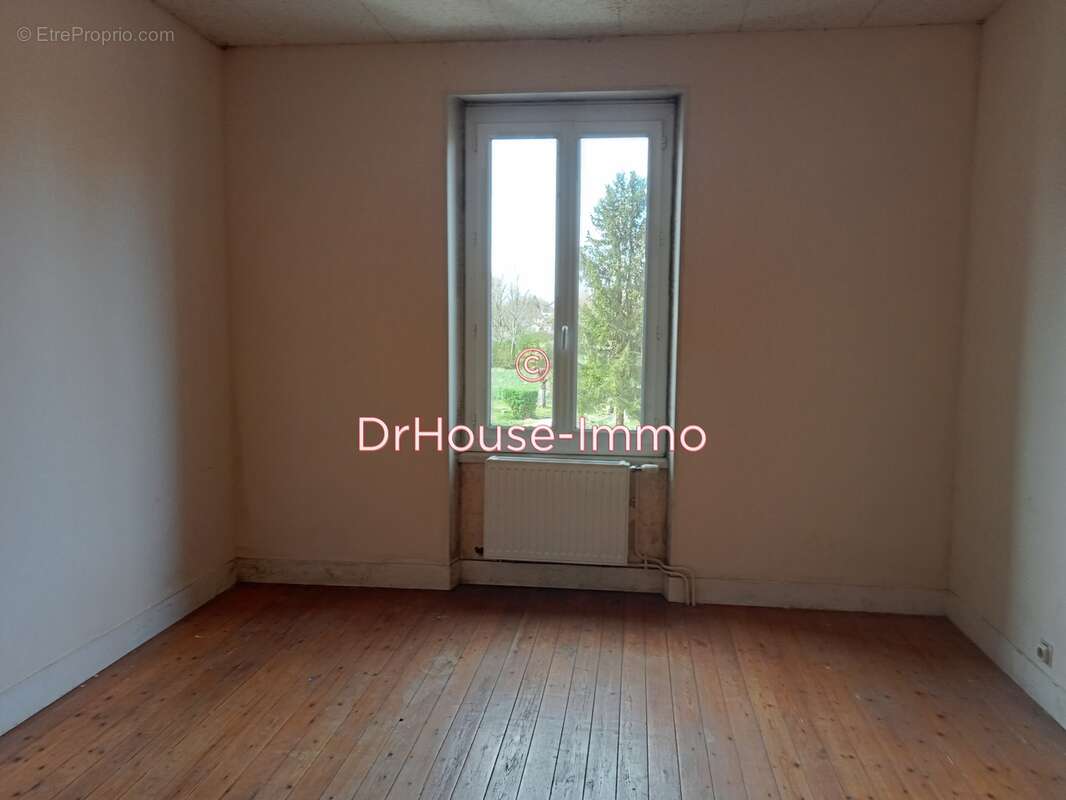 Maison à GY-LES-NONAINS