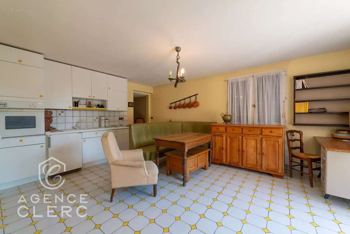 Maison à MENTHON-SAINT-BERNARD