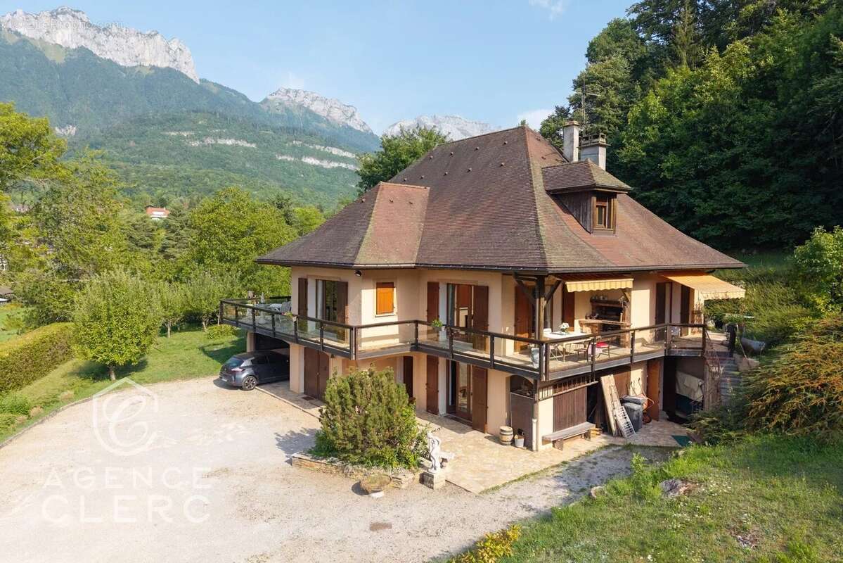 Maison à MENTHON-SAINT-BERNARD