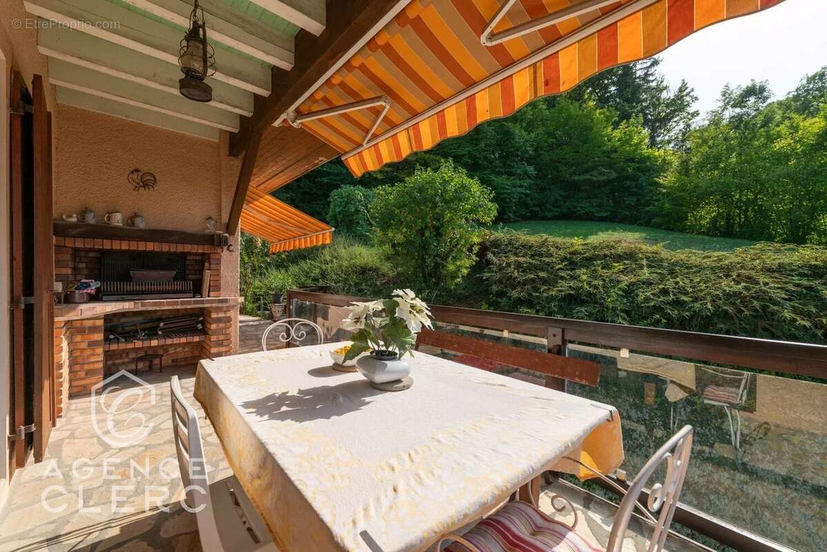 Maison à MENTHON-SAINT-BERNARD