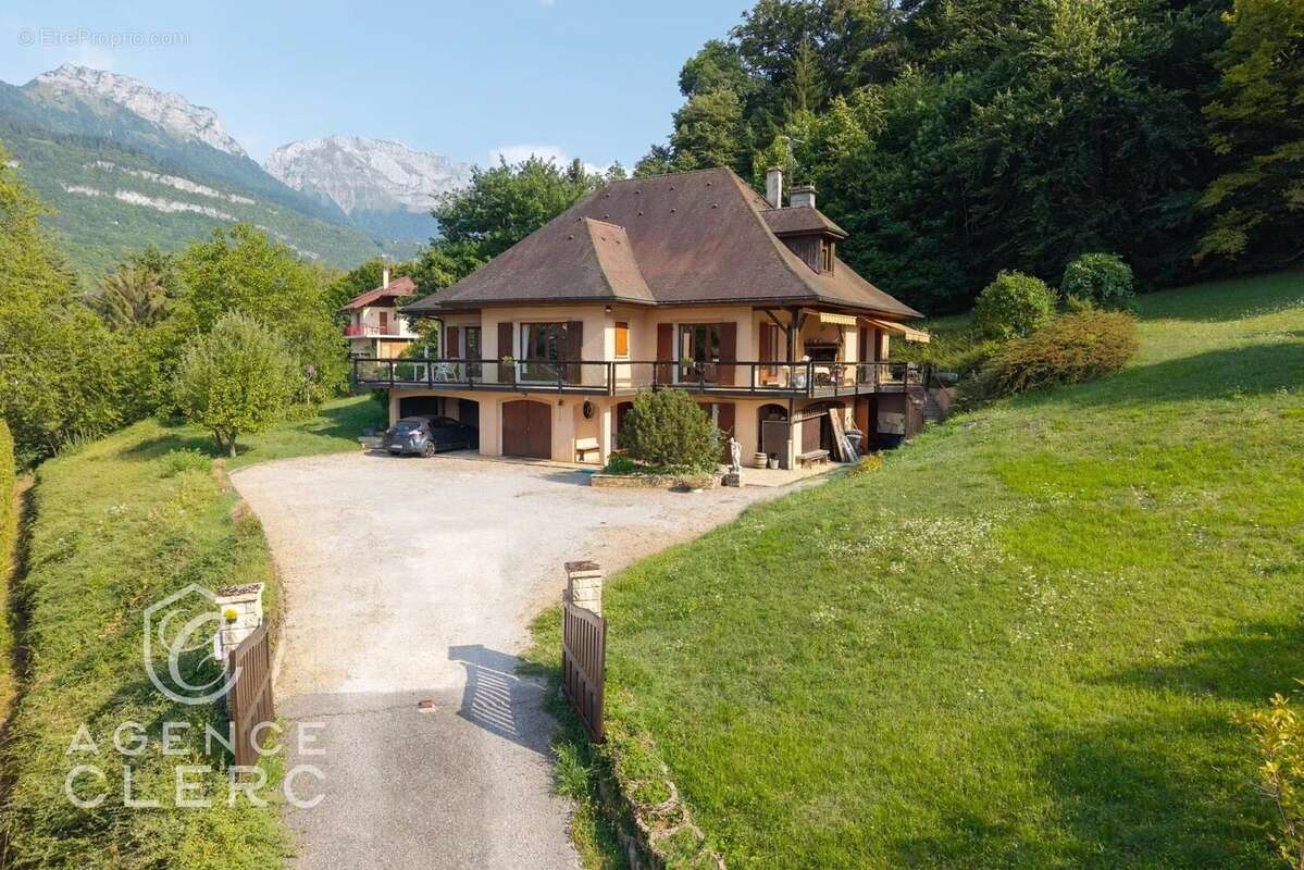 Maison à MENTHON-SAINT-BERNARD