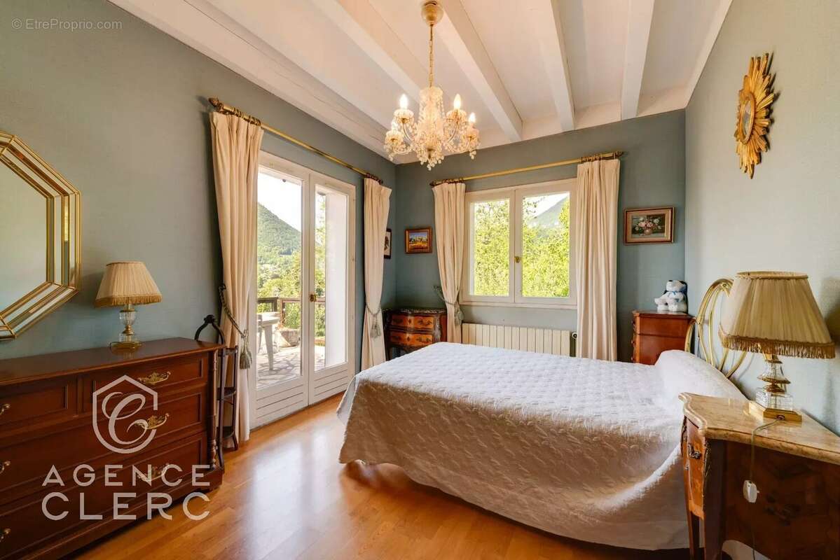 Maison à MENTHON-SAINT-BERNARD