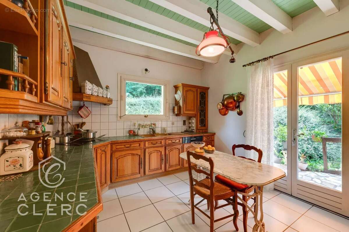 Maison à MENTHON-SAINT-BERNARD