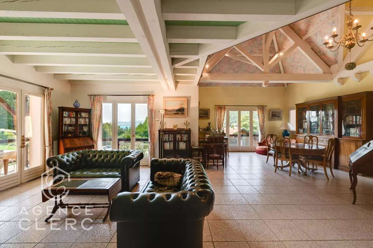 Maison à MENTHON-SAINT-BERNARD