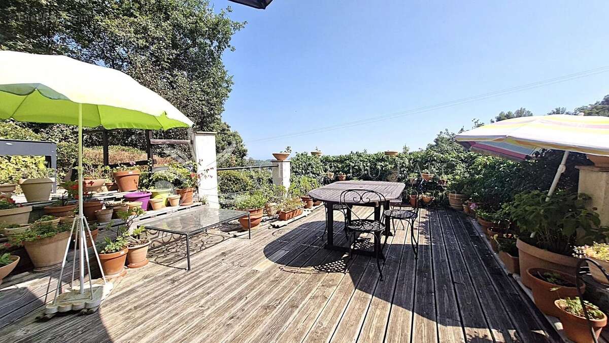 Maison à TOURRETTES-SUR-LOUP