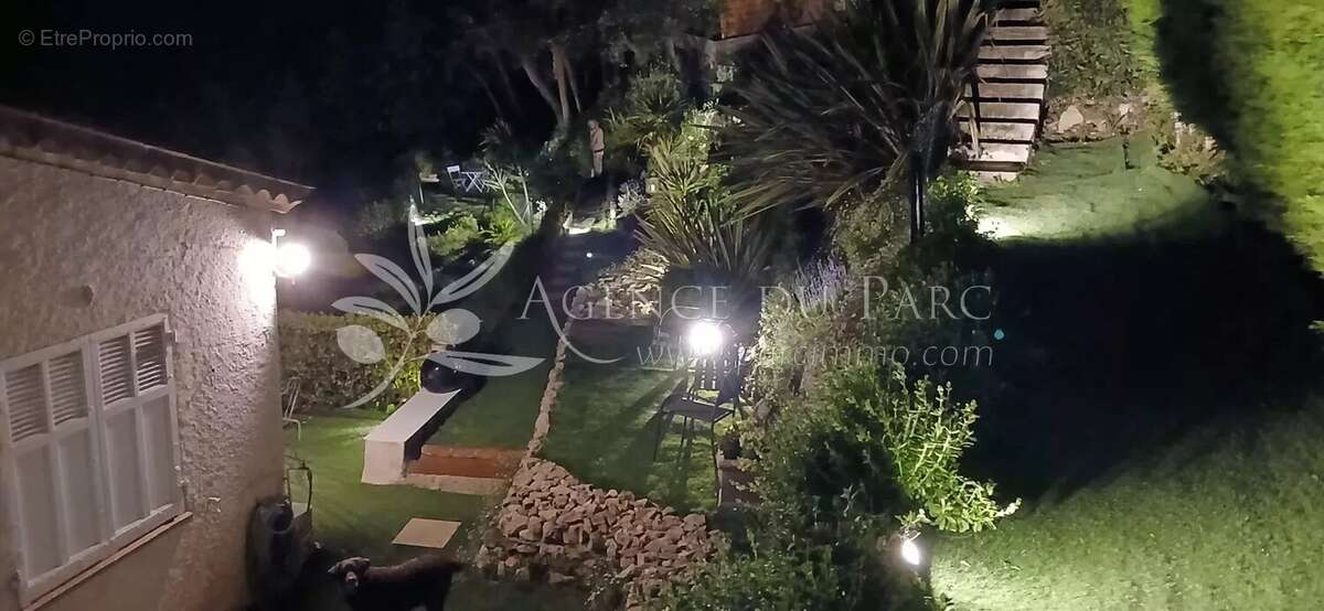 Maison à TOURRETTES-SUR-LOUP