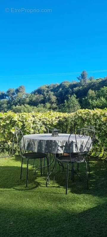 Maison à TOURRETTES-SUR-LOUP