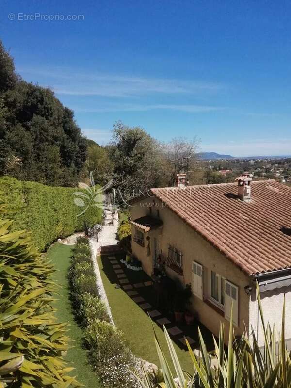 Maison à TOURRETTES-SUR-LOUP