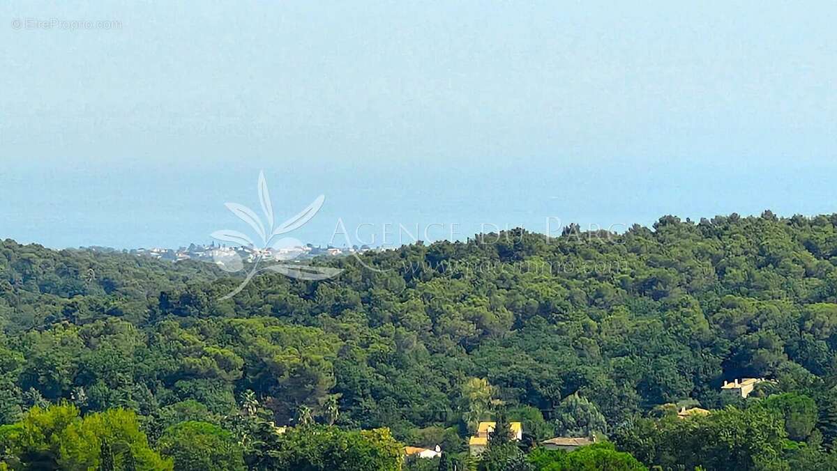Maison à TOURRETTES-SUR-LOUP