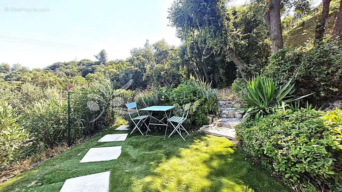 Maison à TOURRETTES-SUR-LOUP