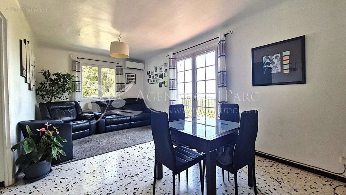 Maison à TOURRETTES-SUR-LOUP