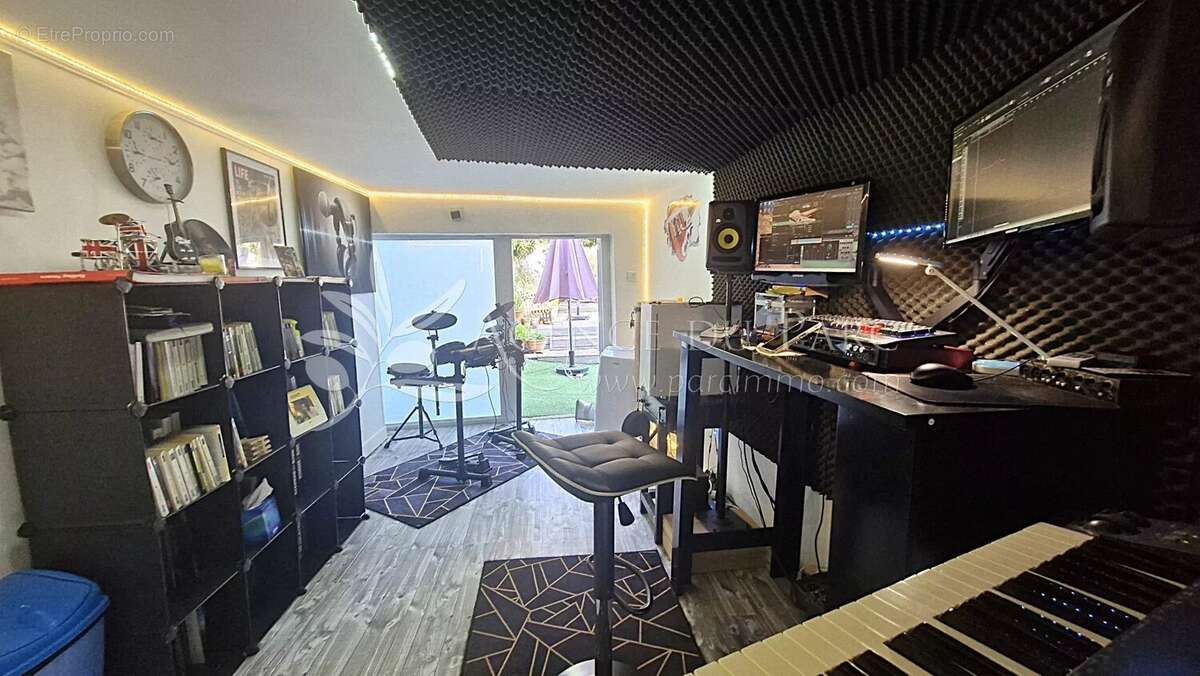 Maison à TOURRETTES-SUR-LOUP