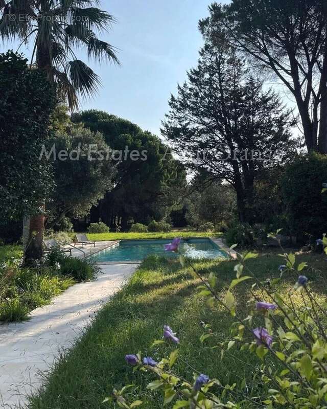 Maison à LA GARDE-FREINET