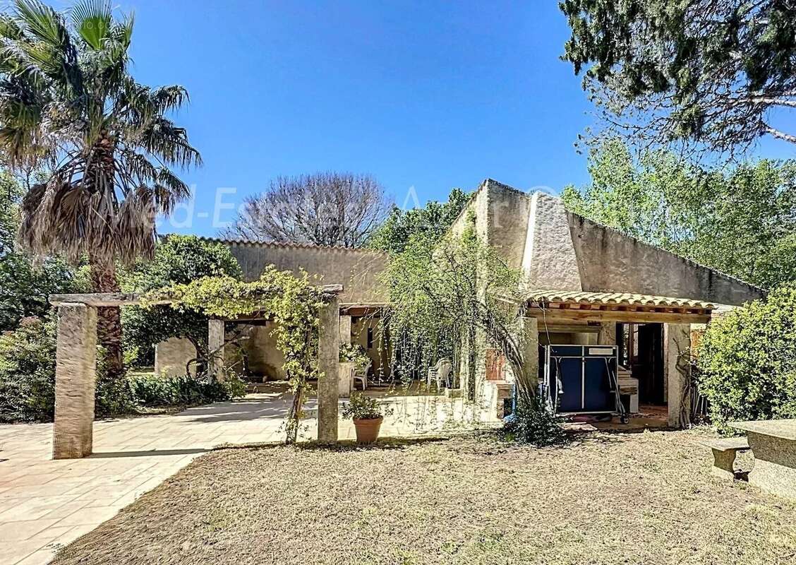 Maison à LA GARDE-FREINET